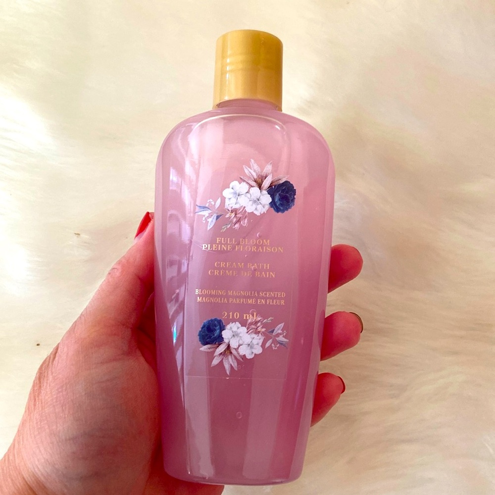 🆕 Full bloom magnolia cream bath